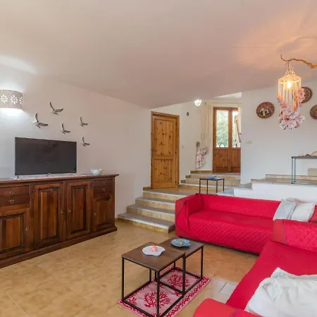 Pietra By Interhome Pittulongu